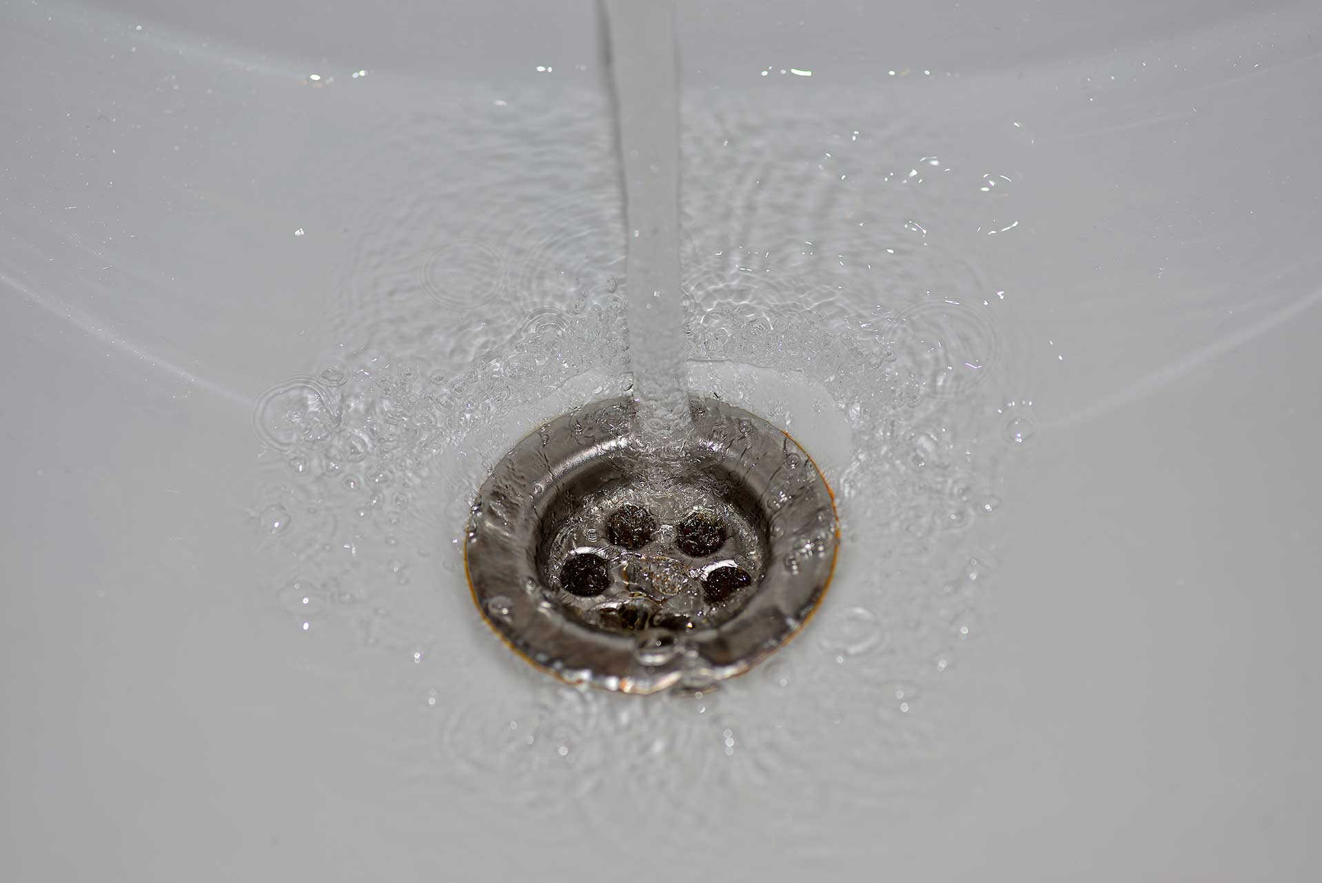 A2B Drains provides services to unblock blocked sinks and drains for properties in Pontefract.